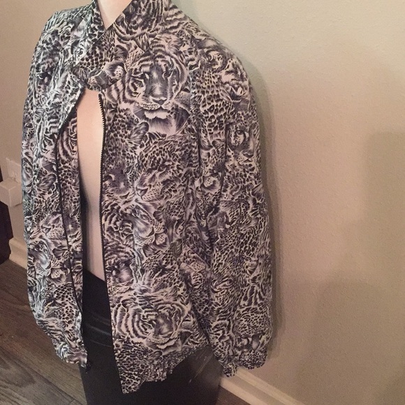 🦁 - Picture 2 of 3